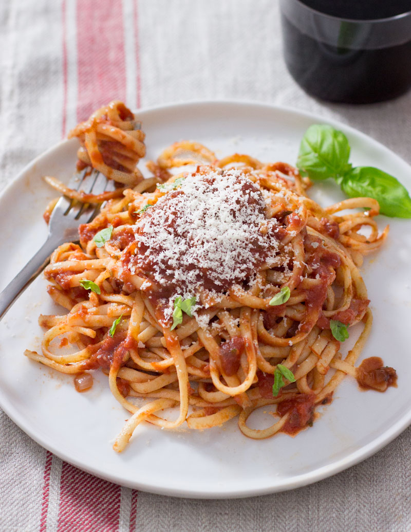 Pasta with Tomato Sauce / JillHough.com From a post about how to make perfect pasta #pasta #spaghetti #spaghetti #tomatosauce