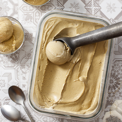 Basic Ice Cream / JillHough.com How to make homemade ice cream, including a basic recipe and variations for vanilla, mint, Earl Grey, basil, cinnamon, lavender, and more. #icecream #homemadeicecream #icecreamrecipe #chaitea #chaiteaicecream #chaiicecream