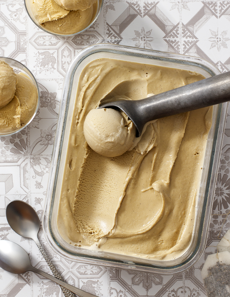 Basic Ice Cream / JillHough.com How to make homemade ice cream, including a basic recipe and variations for vanilla, mint, Earl Grey, basil, cinnamon, lavender, and more. #icecream #homemadeicecream #icecreamrecipe #chaitea #chaiteaicecream #chaiicecream