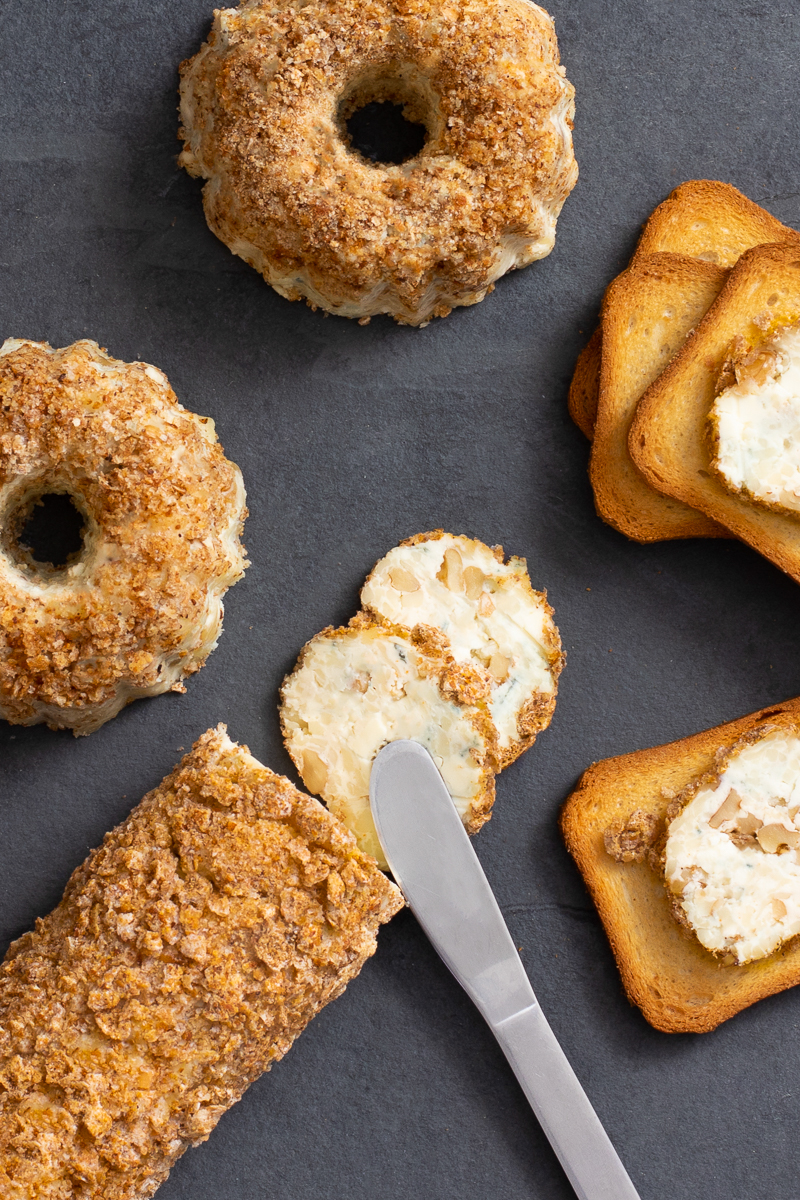 California Monterey Jack and Blue Cheese Logs or Mini Bundts / Photography Portfolio / Jill Silverman Hough