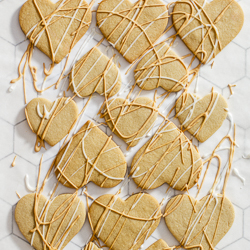 Maple Brown Sugar Butter Cookies / JillHough.com A great basic butter cookie made even better, thanks to brown sugar and maple extract. Easy to make too. #cookies #buttercookies #maple #brownsugar